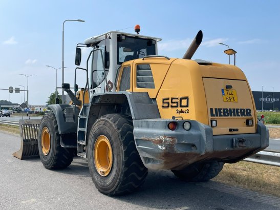 Liebherr L550 L550 2011 2 Wheel Loaders image 3