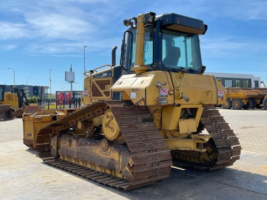 Caterpillar D6N LGP | German machine D6N LGP | German machine 2013 2 Dozers image 17