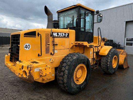 Hyundai HL757-7 HL757-7 2004 2 Wheel Loaders image 3
