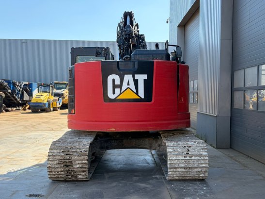 Caterpillar 325FLCR 325FLCR 2018 2 Crawler Excavators image 4