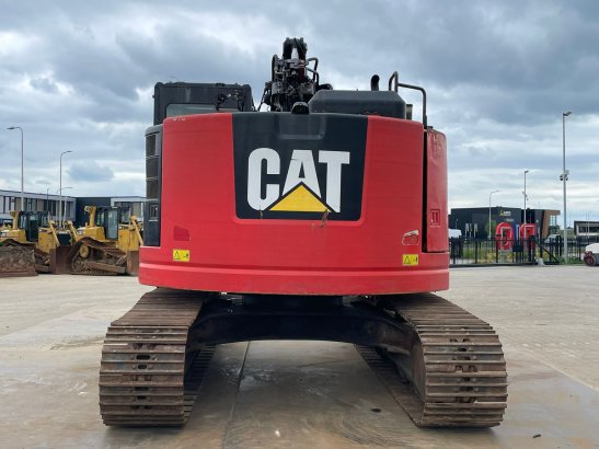 Caterpillar 325 F LCR 38 2016 2 Crawler Excavators image 4