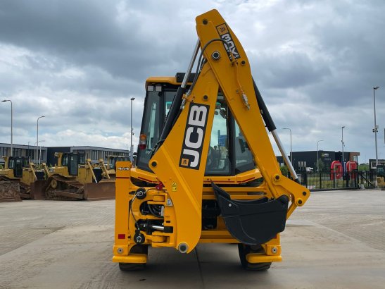 JCB 3DX 2152 2026 1 image 4
