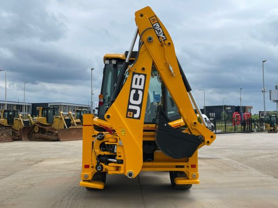 JCB 3DX 2152 2026 1 image 4