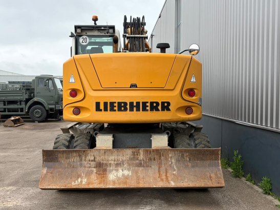 Liebherr A918 Compact Litronic A918 Compact Litronic 2013 2 Wheeled Excavators image 4