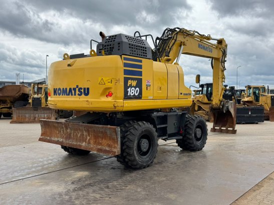 Komatsu PW180-11 PW180-11 2019 2 Wheeled Excavators image 5