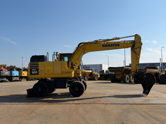Komatsu PW180-11 PW180-11 2019 2 Wheeled Excavators image 5