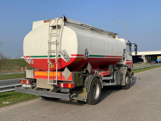 MercedesBenz Axor 1829 13.500L Fuel Truck MercedesBenz Axor 1829 13.500L Fuel Truck 2007 2 image 20