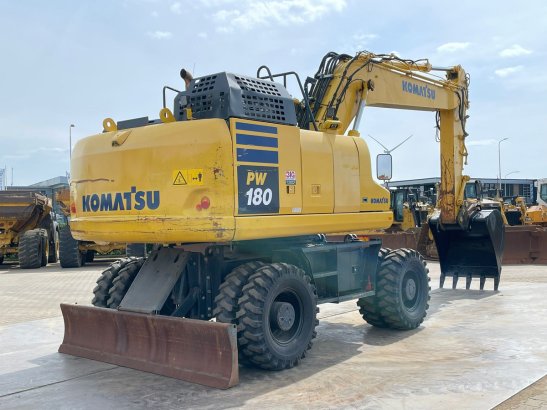 Komatsu PW180-11 PW180-11 2019 2 Wheeled Excavators image 5