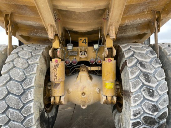 Caterpillar 773B 773B 1991 2 Dump Truck image 35