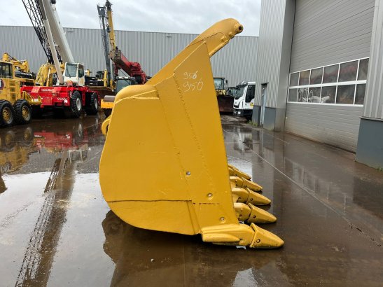 Caterpillar Bucket 990 Bucket 990 2 image 14