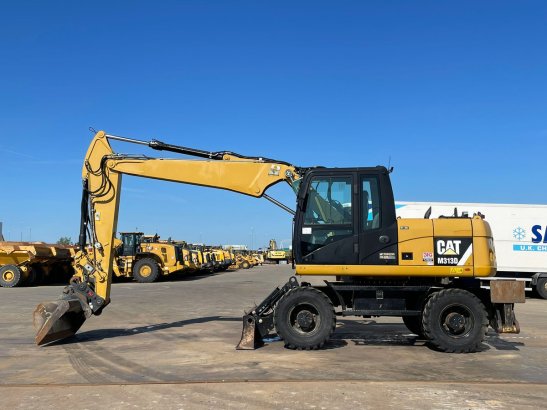 Caterpillar M313D VA - Outriggers + Blade M313D VA - Outriggers + Blade 2012 2 Wheeled Excavators image 5