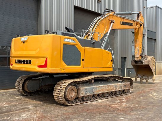 Liebherr R945 S-HD R945 S-HD 2021 2 Crawler Excavators image 20