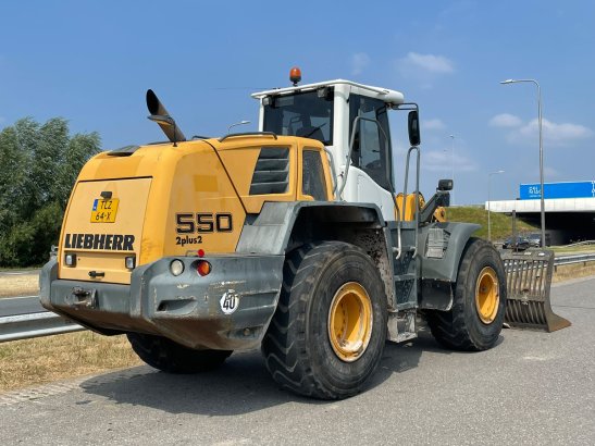 Liebherr L550 L550 2011 2 Wheel Loaders image 5