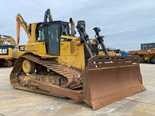 Caterpillar D6T LGP D6T LGP 2017 2 Dozers image 23
