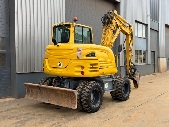 Takeuchi TB295W-1 TB295W-1 2018 2 Wheeled Excavators image 5