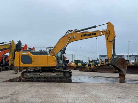 Liebherr R934LC R934LC 2021 2 Crawler Excavators image 35