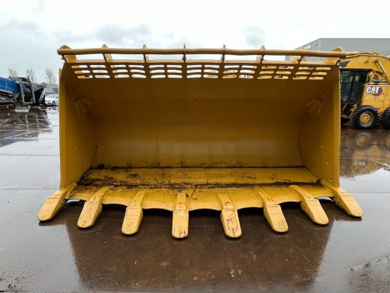 Caterpillar Bucket 990 Bucket 990 2 image 6