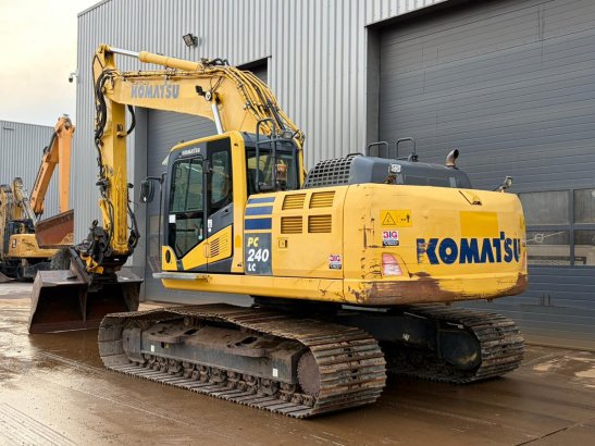 Komatsu PC240LC-10 Engcon and 3 x bucket PC240LC-10 Engcon and 3 x bucket 2014 2 Crawler Excavators image 6
