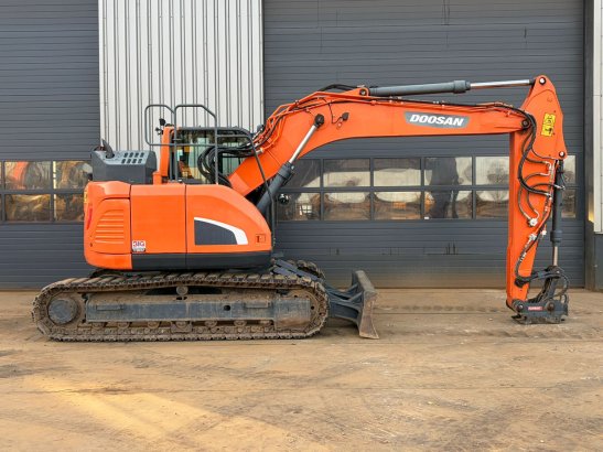 Doosan DX140LCR-5 Doosan DX140LCR-5 2017 2 Crawler Excavators image 6