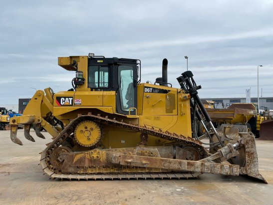Caterpillar D6T LGP D6T LGP 2018 2 Dozers image 6