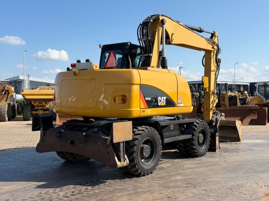 Caterpillar M313D VA - Outriggers + Blade M313D VA - Outriggers + Blade 2012 2 Wheeled Excavators image 6