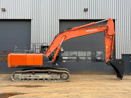 Hitachi ZX210LC-6 New Bucket ZX210LC-6 New Bucket 2018 2 Crawler Excavators image 6