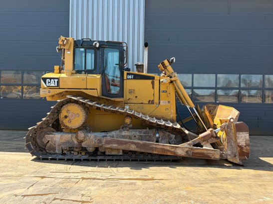 Caterpillar D6T LGP D6T LGP 2011 2 Dozers image 6
