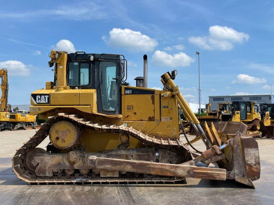 Caterpillar D6T LGP D6T LGP 2011 2 Dozers image 6