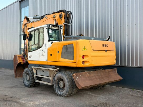 Liebherr A920 Litronic 10279 2013 2 Wheeled Excavators image 6