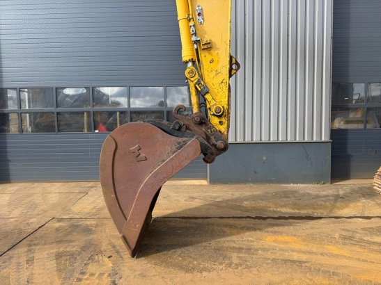 Komatsu PC240LC-10 PC240LC-10 2015 2 Crawler Excavators image 54