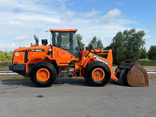 Doosan DL250-3 Doosan DL250-3 2015 2 Wheel Loaders image 6