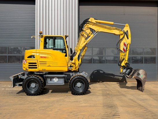 Takeuchi TB295W-1 TB295W-1 2017 2 Wheeled Excavators image 6