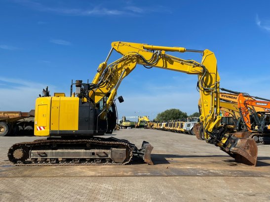 Hitachi ZX225USLC-6 ZX225USLC-6 2020 2 Crawler Excavators image 6