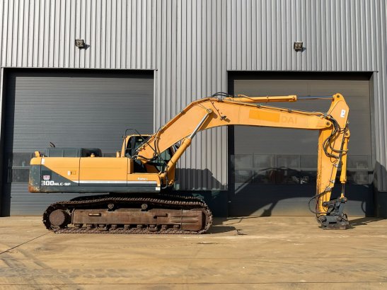 Hyundai Robex 300NLC-9A Robex 300NLC-9A 2014 2 Crawler Excavators image 21