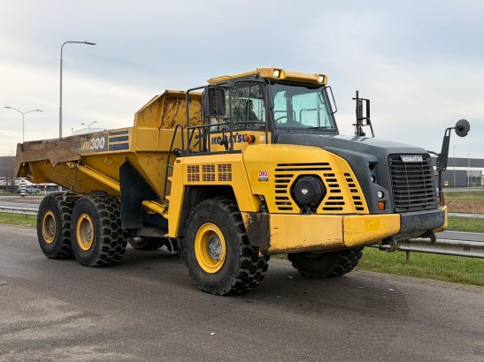 Komatsu HM300-3 HM300-3 2015 2 Articulated Dump Trucks image 5