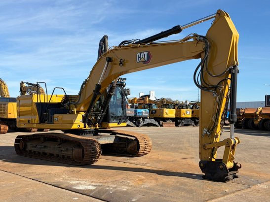 Caterpillar 330 42 2020 2 Crawler Excavators image 7