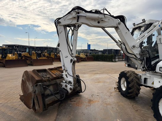 Mecalac 12MTX incl. 5 x bucket Mecalac 12MTX incl. 5 x bucket 2013 2 Wheeled Excavators image 7