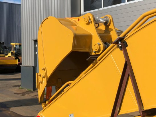 Caterpillar 330D / CAT 336D E F 18.5 M long reach boom pakage 330D / CAT 336D E F 18.5 M long reach boom pakage 2022 1 ima...