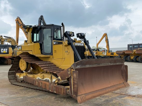 Caterpillar D6T LGP D6T LGP 2011 2 Dozers image 52