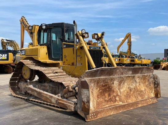 Caterpillar D6T LGP D6T LGP 2011 2 Dozers image 7
