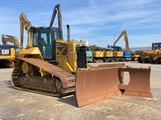 Caterpillar D6N LGP | German machine D6N LGP | German machine 2013 2 Dozers image 21