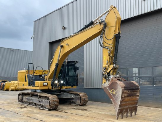 Caterpillar 330 07A 42 2019 2 Crawler Excavators image 7