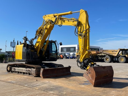 Hitachi ZX225USLC-6 ZX225USLC-6 2020 2 Crawler Excavators image 7