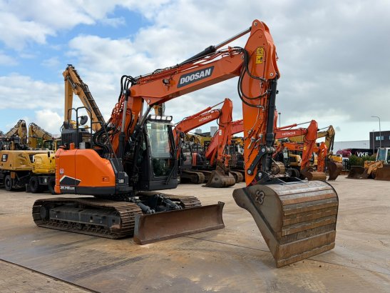 Doosan DX140LCR-7 Doosan DX140LCR-7 2022 2 Crawler Excavators image 7