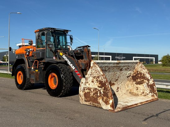 Doosan DL380-7 Doosan DL380-7 2021 2 Wheel Loaders image 7