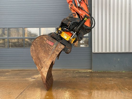 Hitachi ZX250LC-6 ZX250LC-6 2018 2 Crawler Excavators image 8