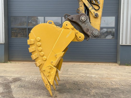 Caterpillar 330FLN 330FLN 2017 2 Crawler Excavators image 8
