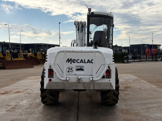 Mecalac 12MTX incl. 5 x bucket Mecalac 12MTX incl. 5 x bucket 2013 2 Wheeled Excavators image 23