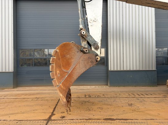 Liebherr R950 SHD (R945 / R946) R950 SHD (R945 / R946) 2015 2 Crawler Excavators image 23