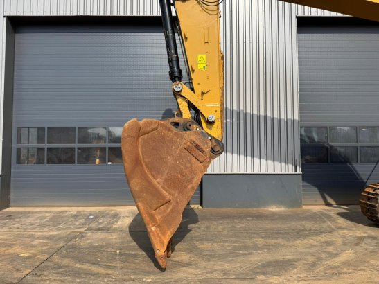 Caterpillar 352F 352F 2018 2 Crawler Excavators image 23